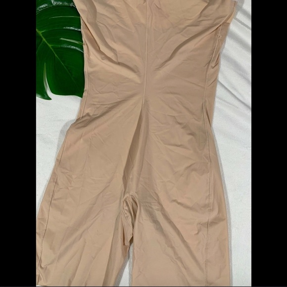$88 Spanx Thinstincts Open Bust Mid Thigh Bodysuit in Nude [SZ Small ]‎ - Picture 9 of 9
